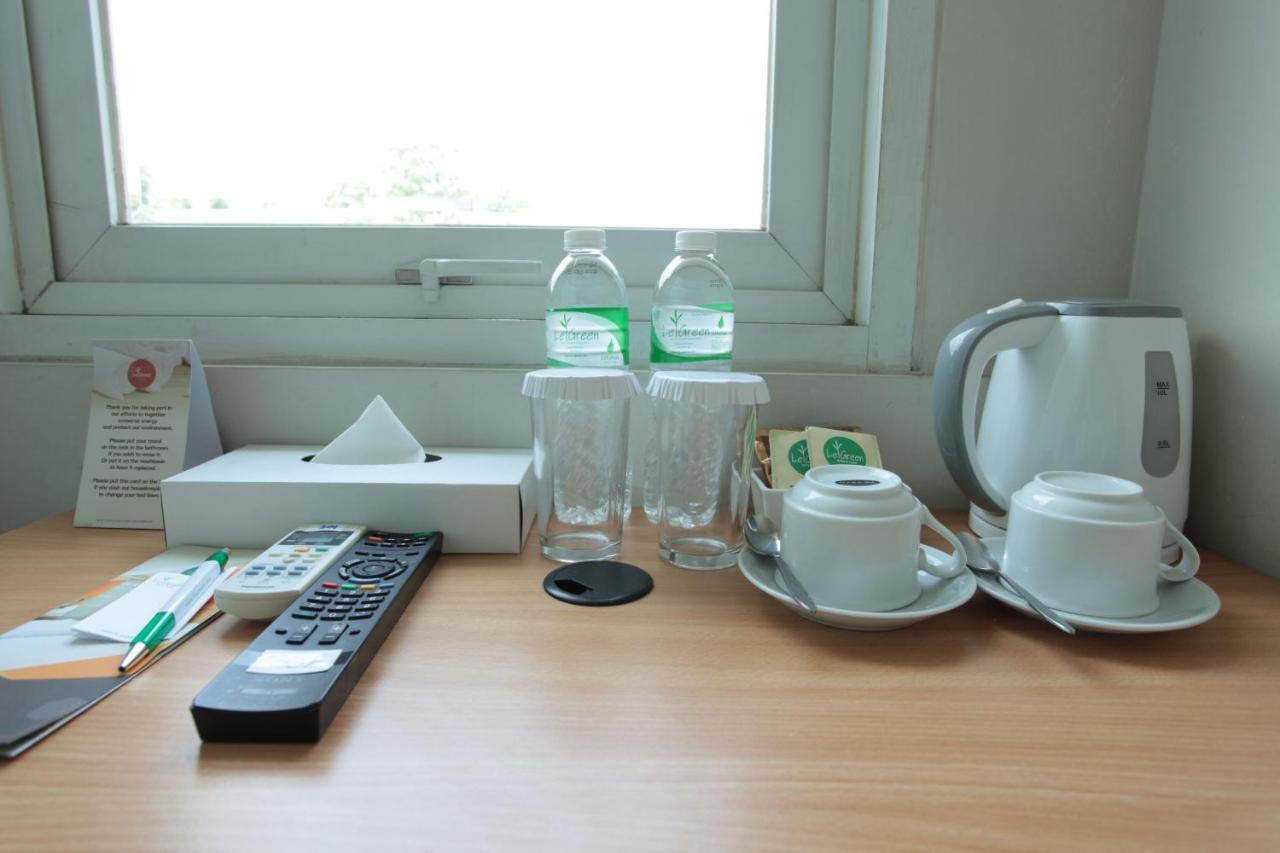 Legreen Suite Tebet Джакарта Экстерьер фото