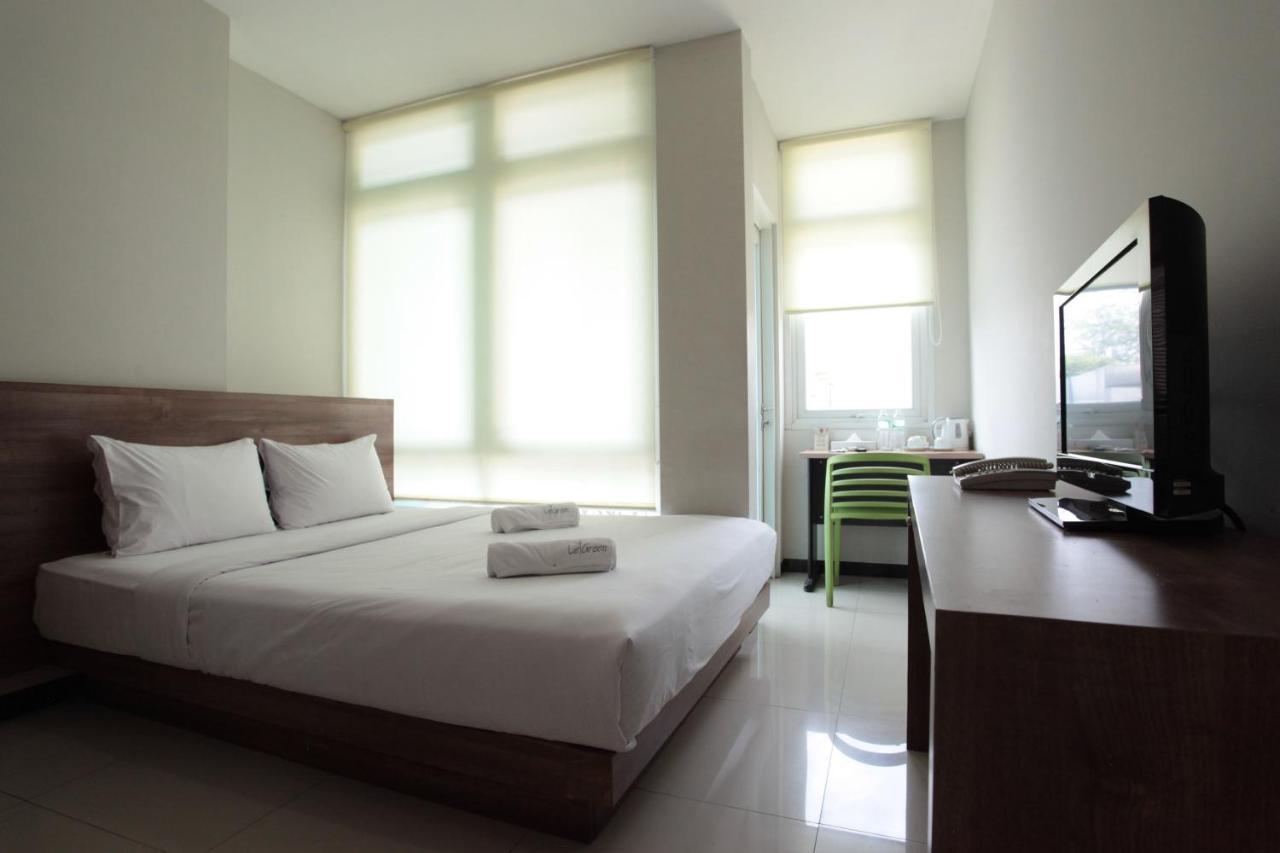 Legreen Suite Tebet Джакарта Экстерьер фото